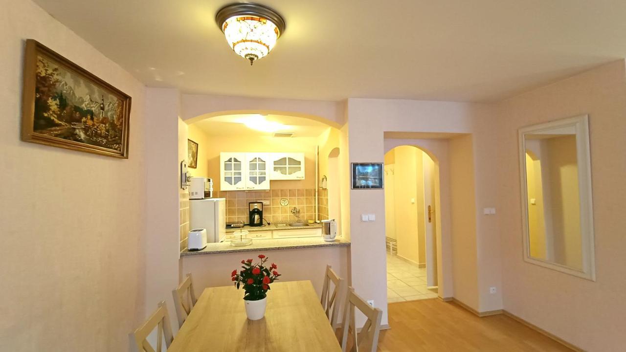 Apartments Stubsi With Colonnade View Карловы Вары Экстерьер фото