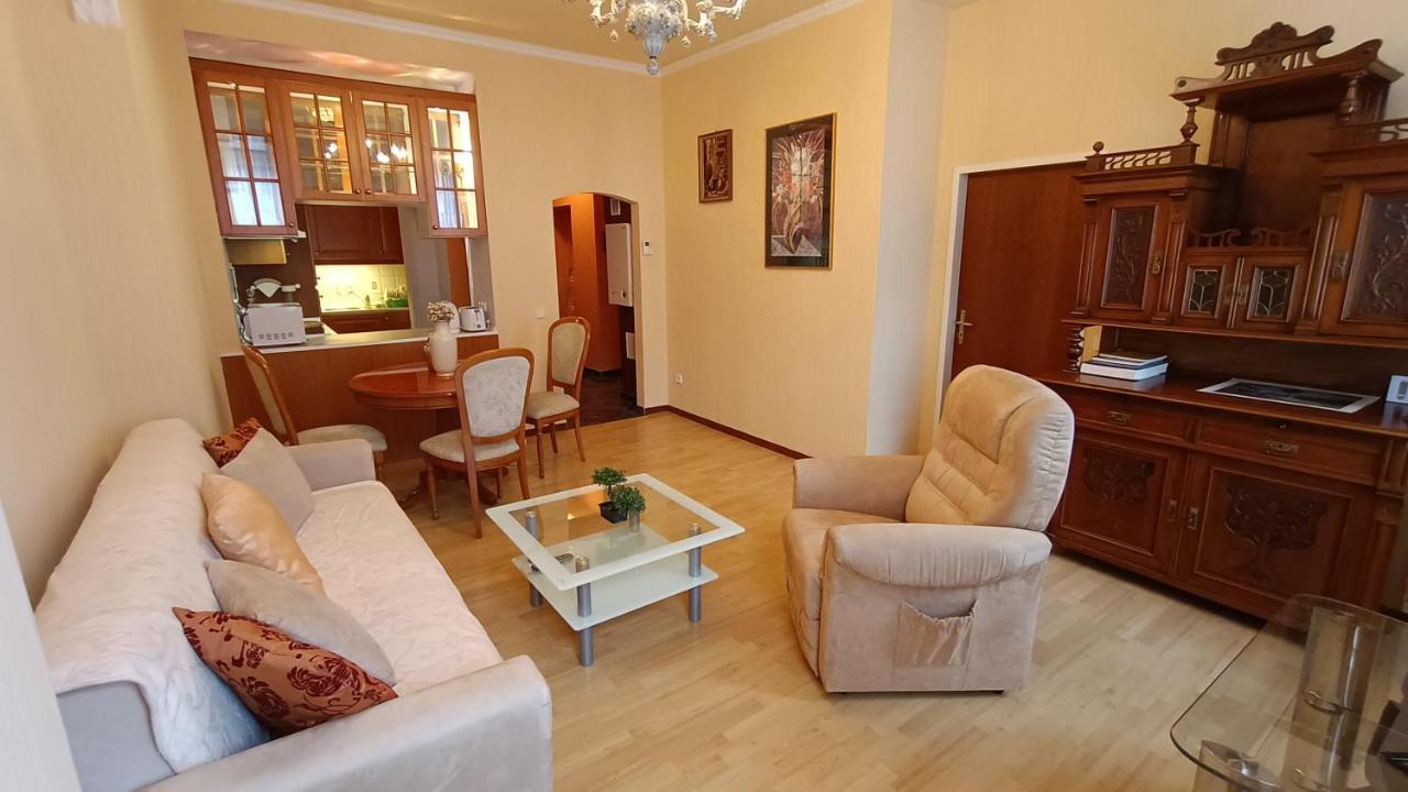 Apartments Stubsi With Colonnade View Карловы Вары Экстерьер фото